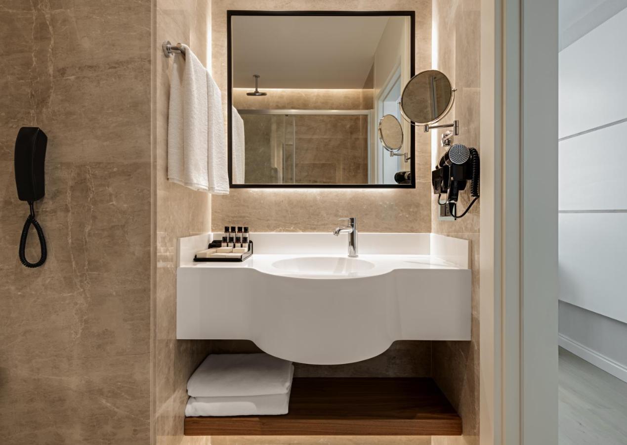 Gleam Collection Hotel Istanbul Exterior foto Bathroom